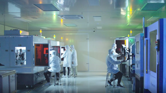 研發(fā)實(shí)驗(yàn)室-成立集團(tuán)研究院、成都研究院，并在深圳、常州兩地設(shè)立激光研發(fā)中心。