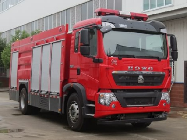 重汽豪沃單排座消防車(chē)